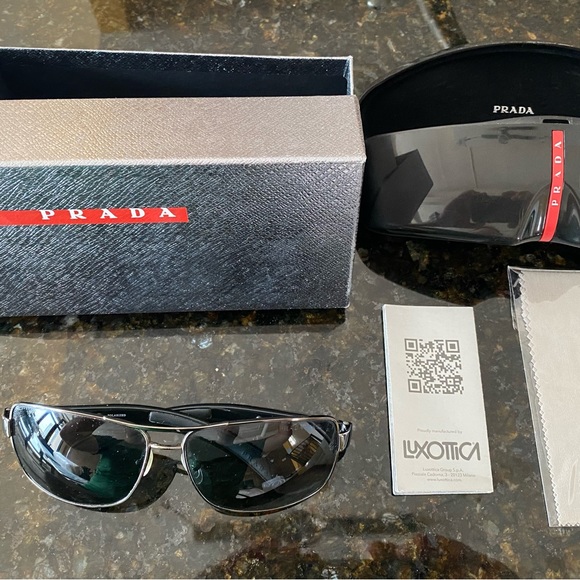Prada polarized mens sunglasses. - Picture 2 of 6